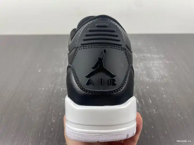 Rep TB 136064-020 Monday (2016) 3 Jordan Cyber Retro 0519